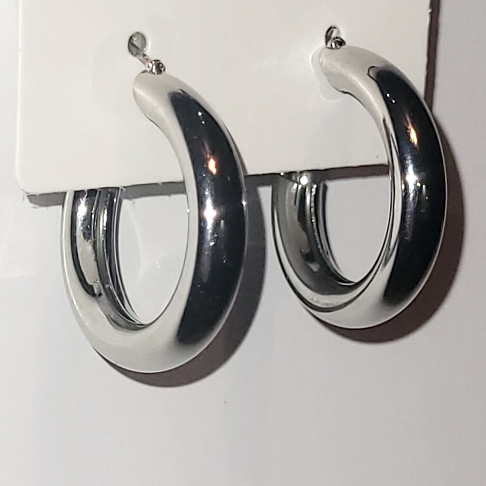 🛍️ SILVER HOOP EARRINGS